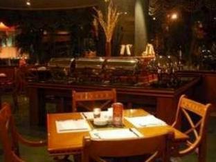 Weta International Hotel Surabaya Buitenkant foto
