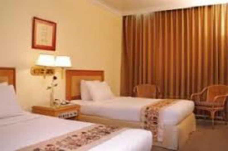Weta International Hotel Surabaya Buitenkant foto