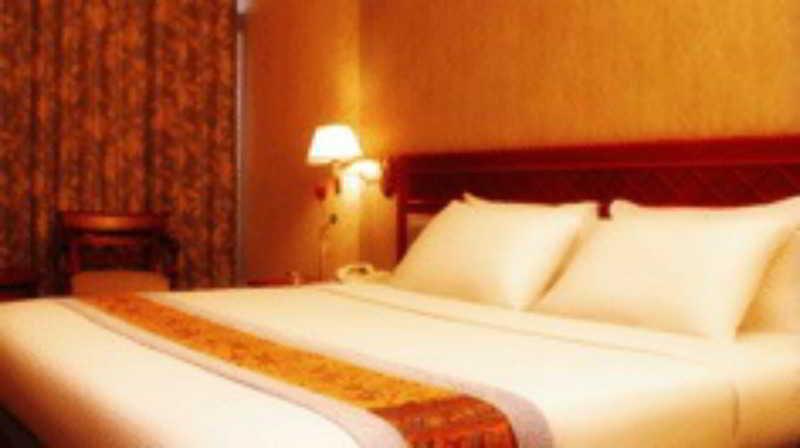 Weta International Hotel Surabaya Buitenkant foto