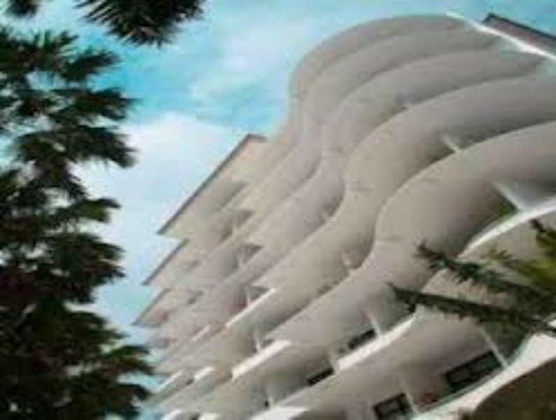Weta International Hotel Surabaya Buitenkant foto
