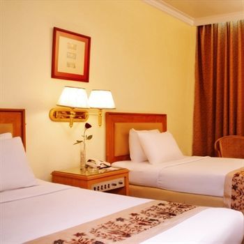 Weta International Hotel Surabaya Buitenkant foto
