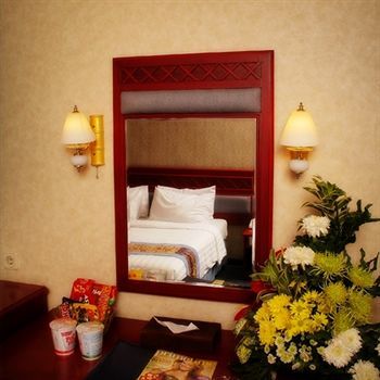 Weta International Hotel Surabaya Buitenkant foto