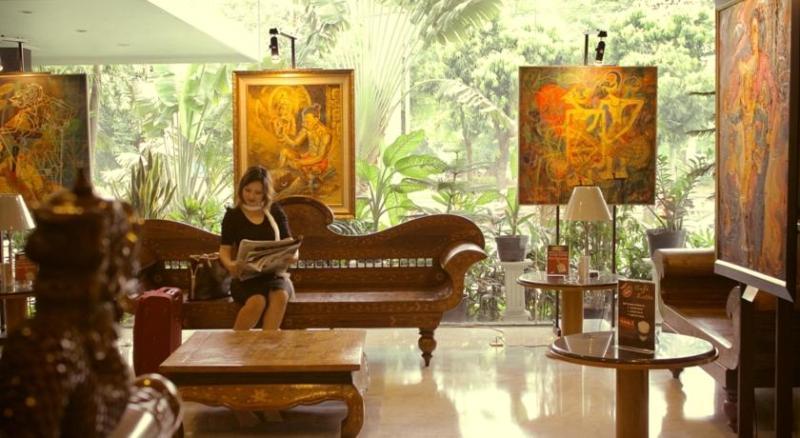Weta International Hotel Surabaya Buitenkant foto